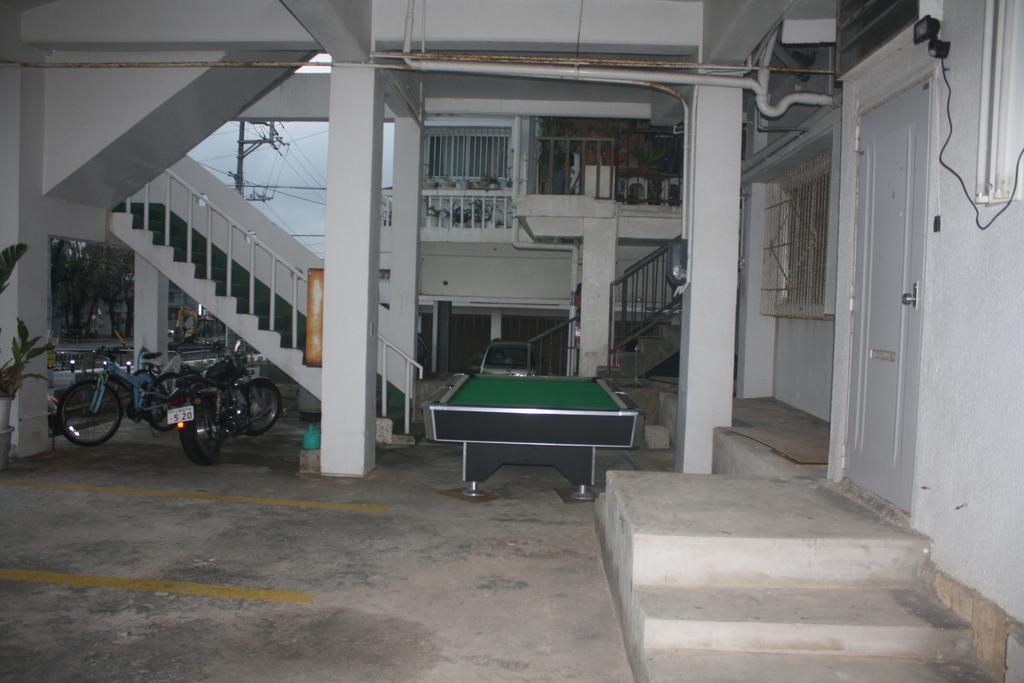 Koza Share House Hotell Okinawa Eksteriør bilde